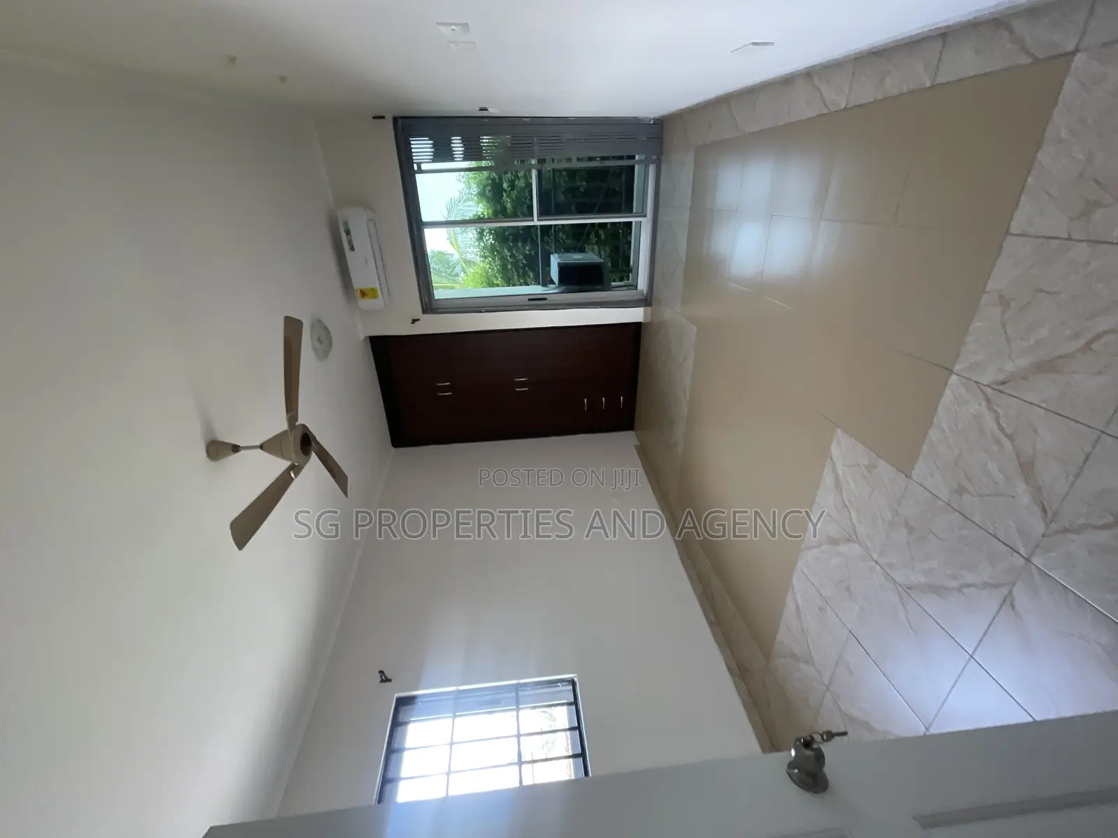 3bdrm Townhouse / Terrace in Tseaddo, Accra Metropolitan for rent