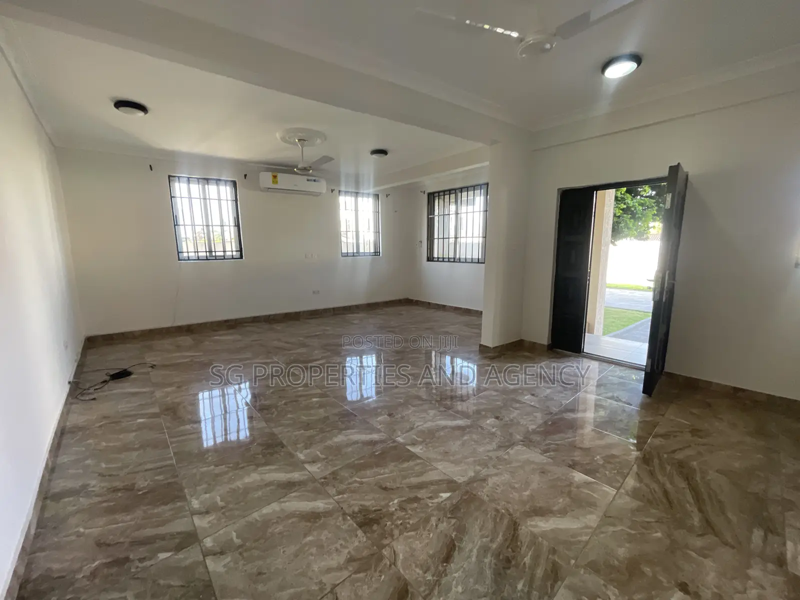 3bdrm Townhouse / Terrace in Tseaddo, Accra Metropolitan for rent