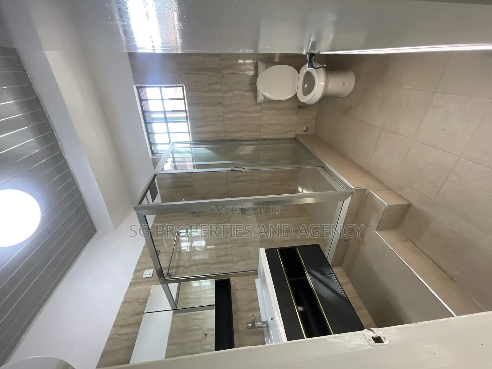 3bdrm Townhouse / Terrace in Tseaddo, Accra Metropolitan for rent