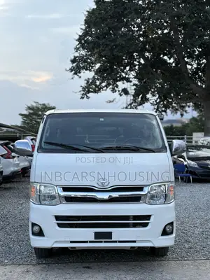 Toyota HiAce 2011 White