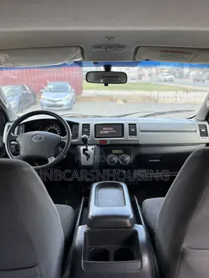 Toyota HiAce 2011 White