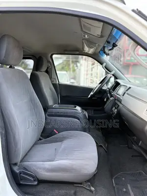 Toyota HiAce 2011 White
