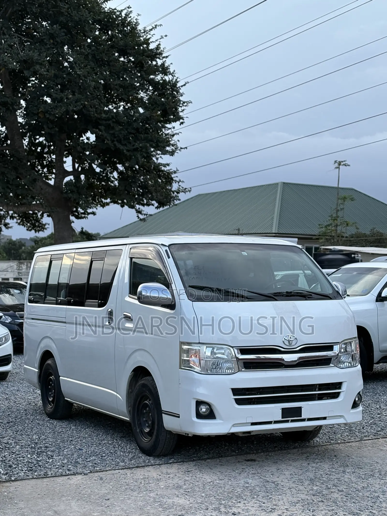 Toyota HiAce 2011 White