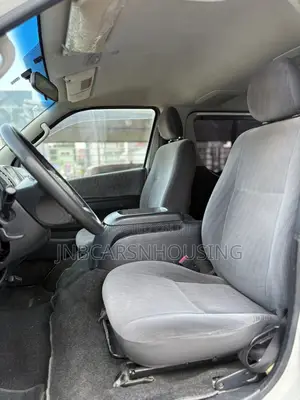 Toyota HiAce 2011 White