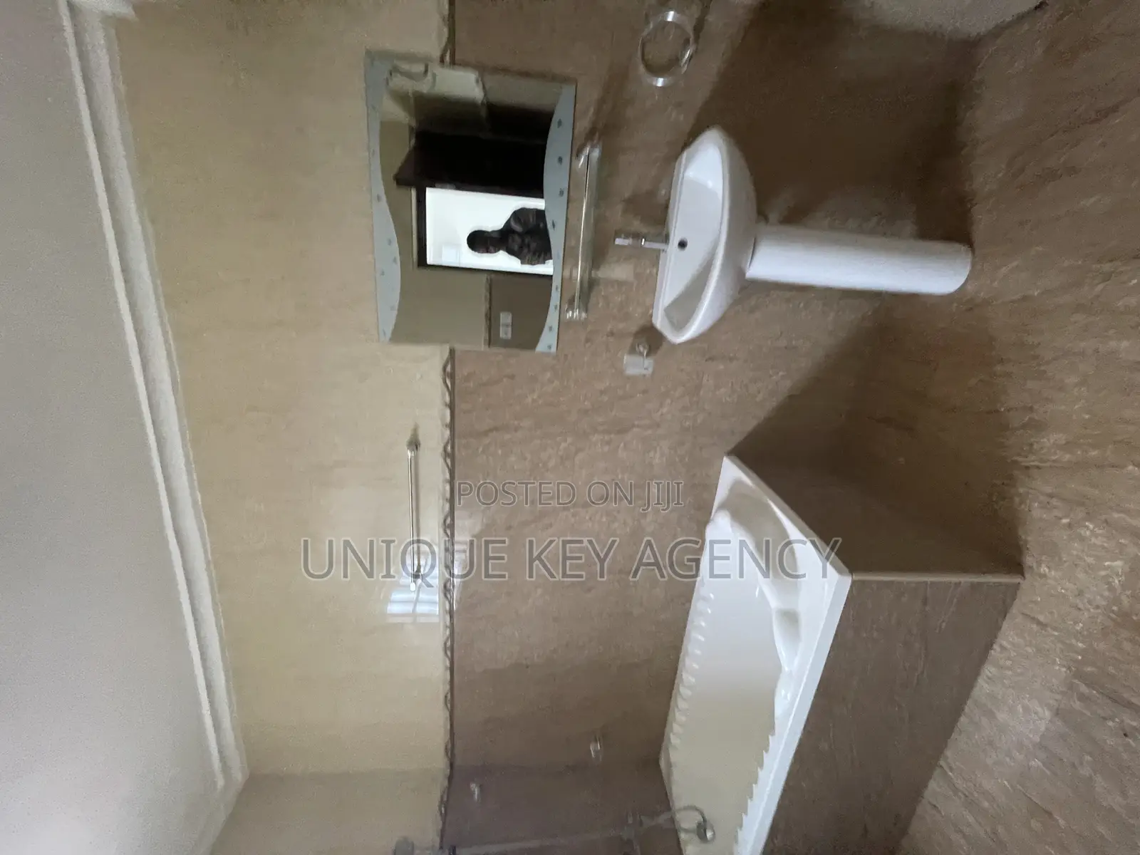 7bdrm House in Unique Key Agency, East Legon for rent