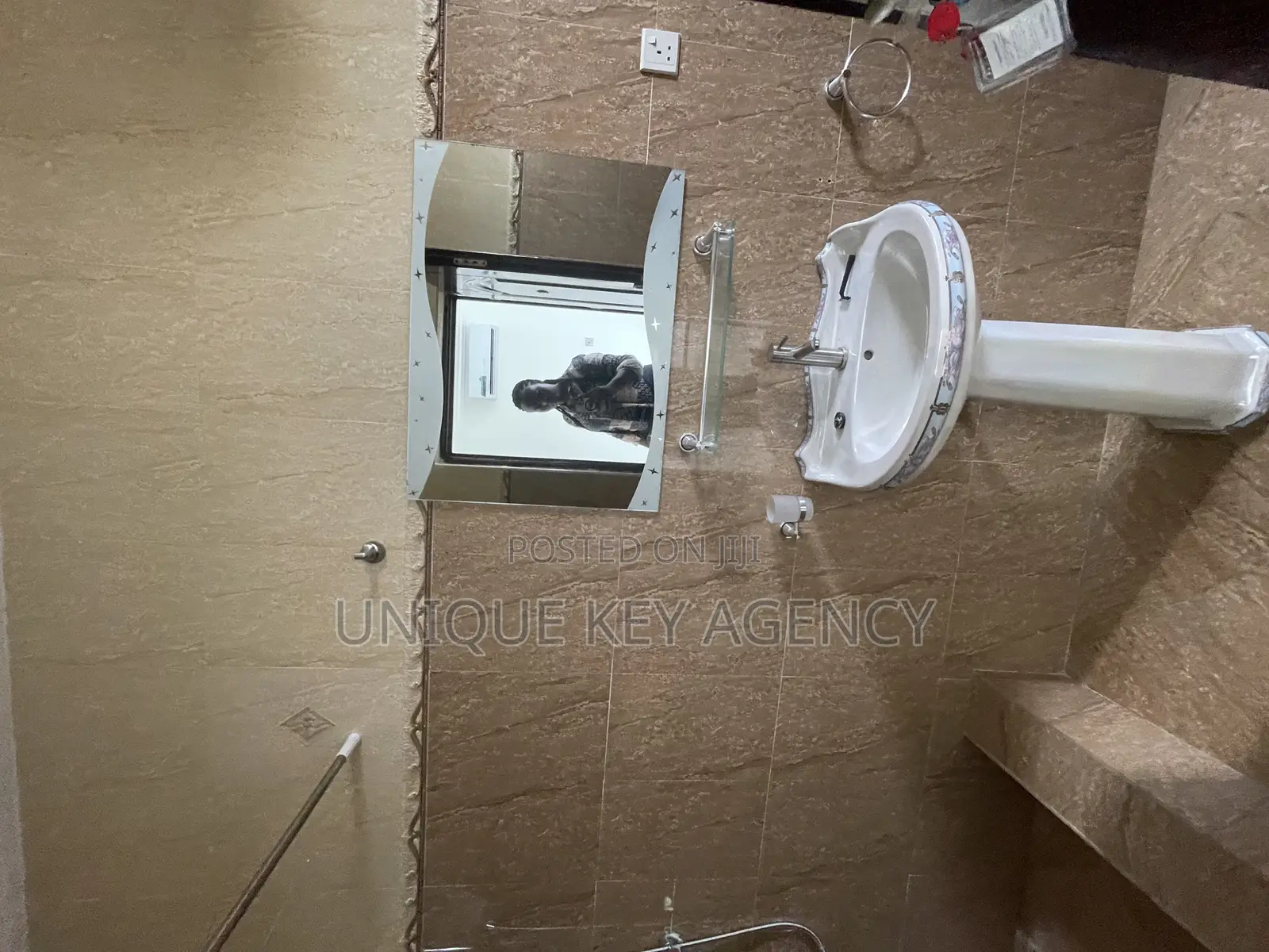 7bdrm House in Unique Key Agency, East Legon for rent