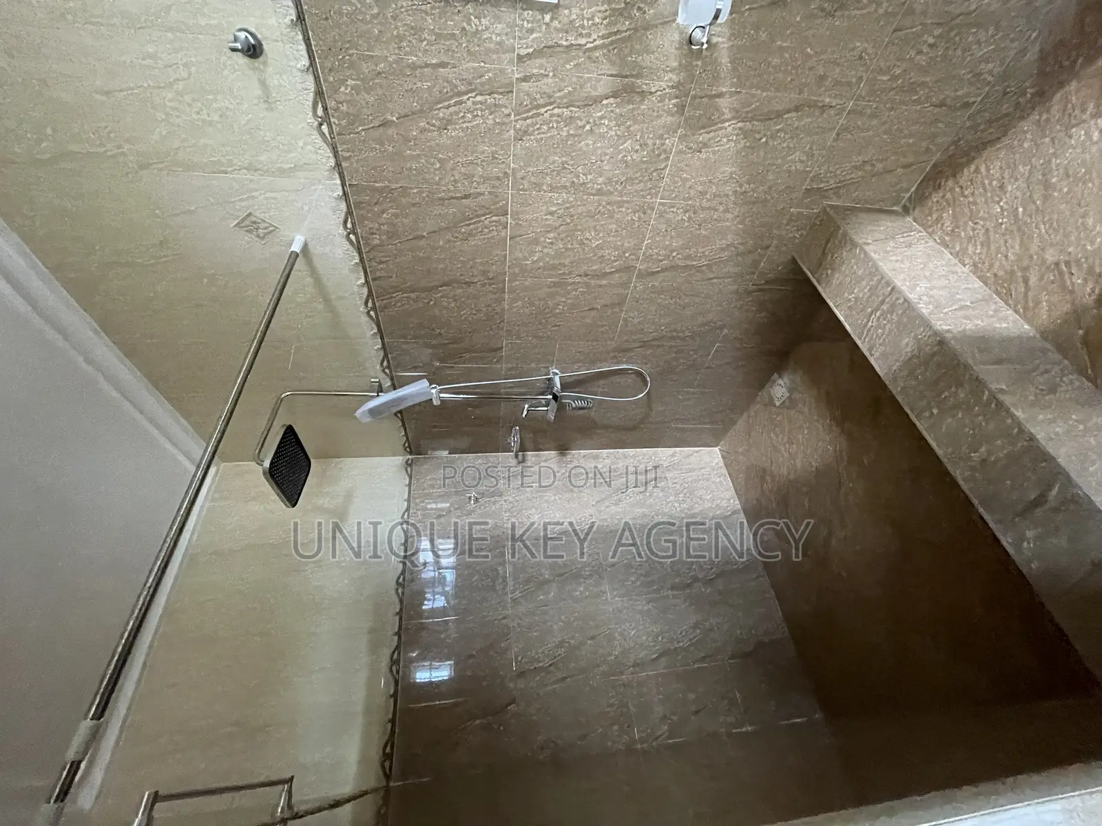 7bdrm House in Unique Key Agency, East Legon for rent