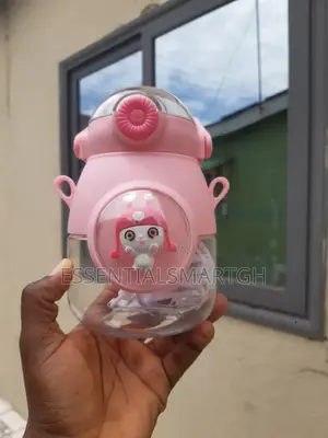 900ml Leakproof Water Bottle With Handle for Children Age 1 and Above.