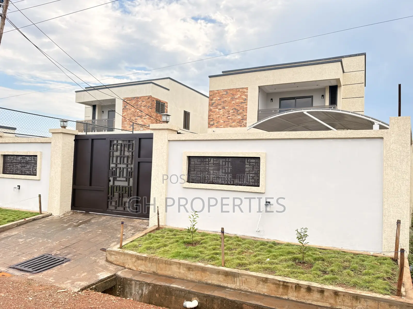 3bdrm House in Paraku Estate., Kumasi Metropolitan for sale