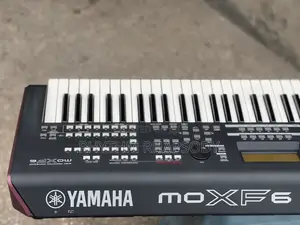 Yamaha Moxf6