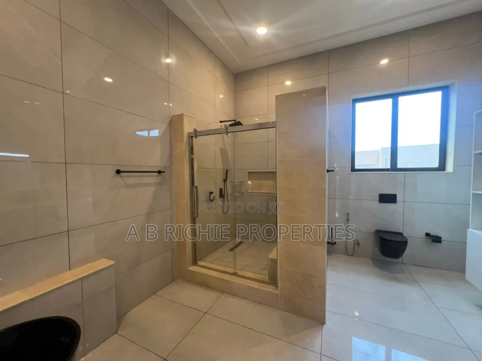 5bdrm Mansion in Ab Richie Properties, Regimanuel Gray Estates for sale