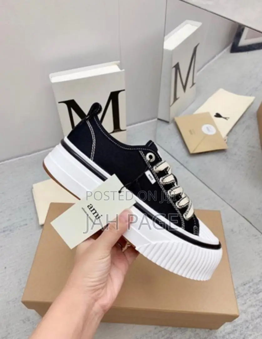 Ami Paris Low Top Sneakers