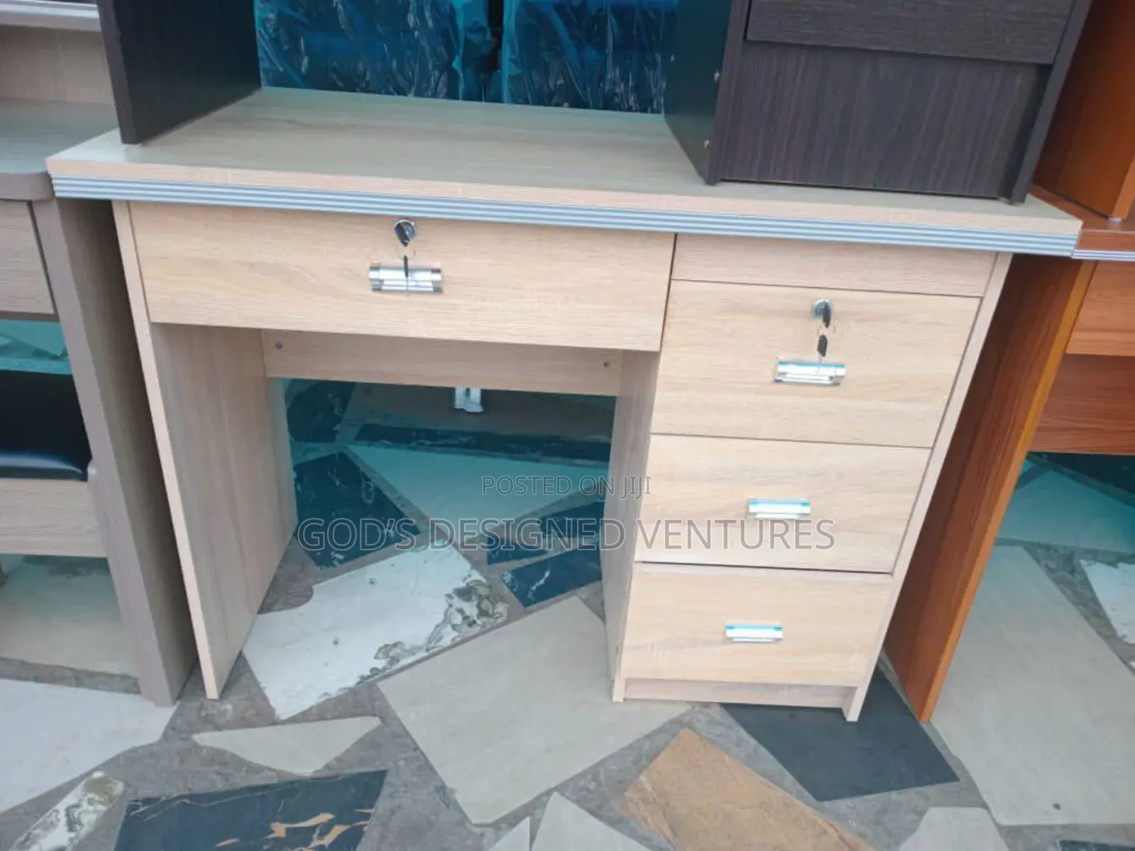 Nice Looking Computer Desk