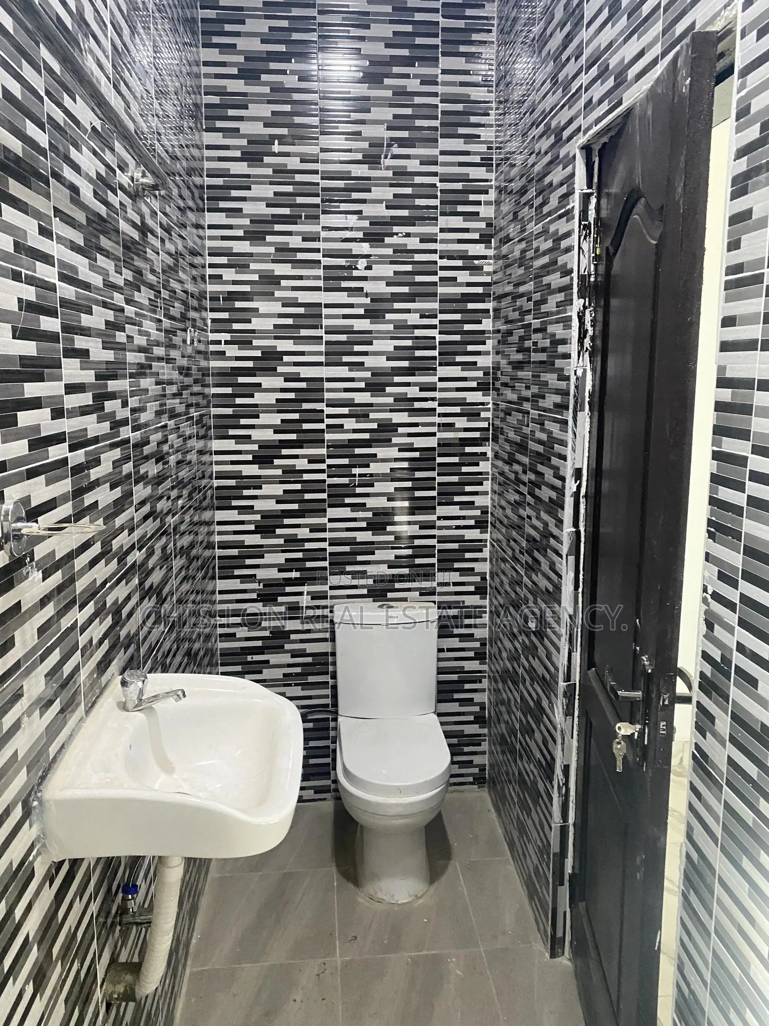 2bdrm Apartment in Chis-Lon Real Estate, Adade for rent
