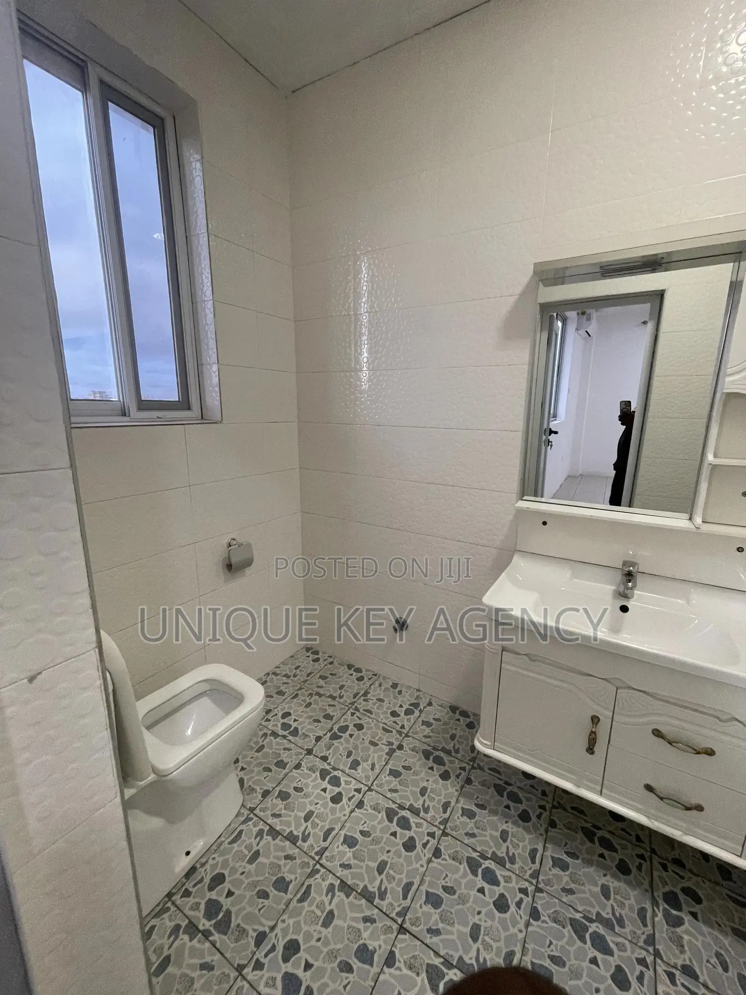 2bdrm Apartment in Unique Key Agency, Tseaddo for rent