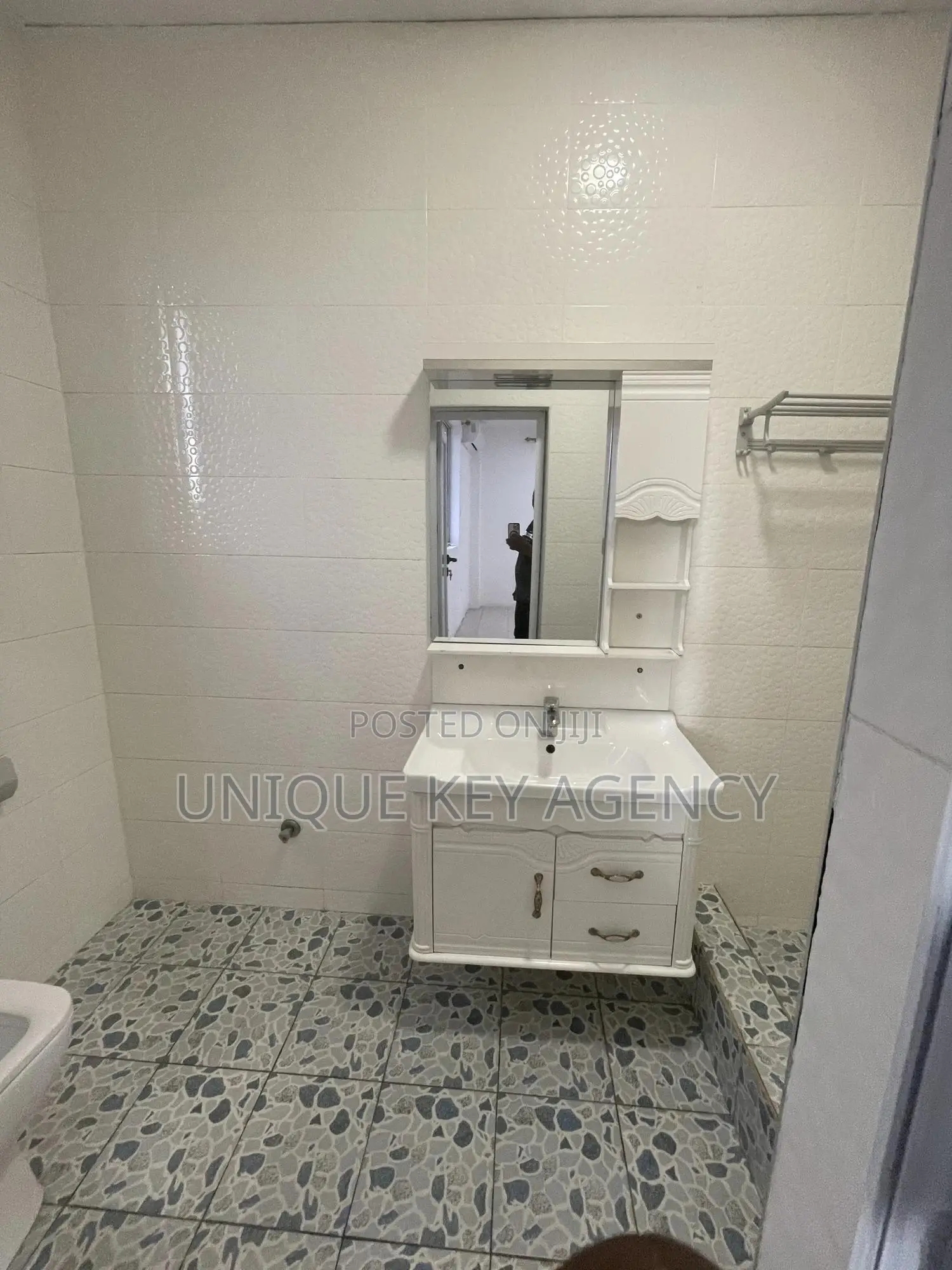 2bdrm Apartment in Unique Key Agency, Tseaddo for rent