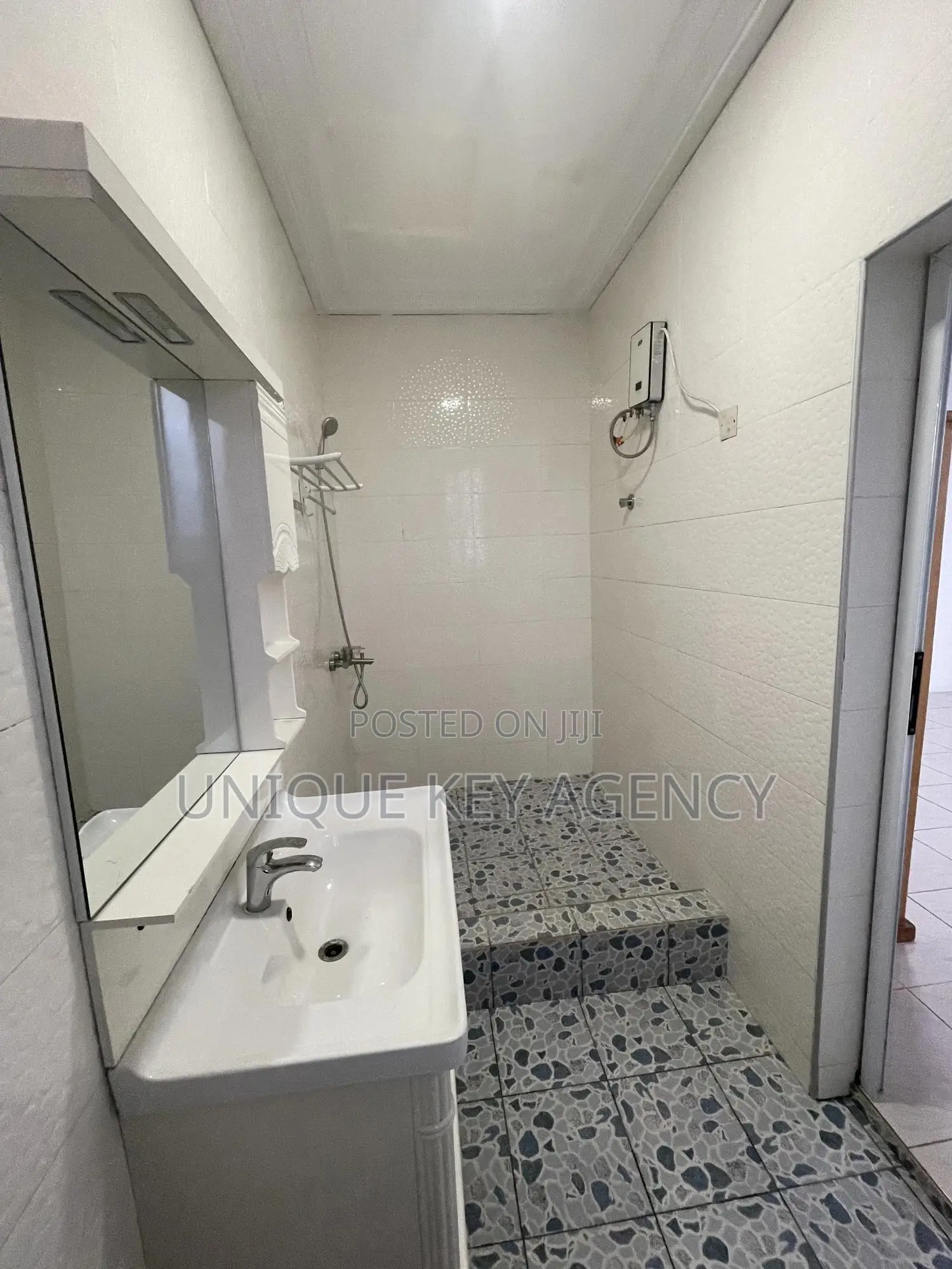 2bdrm Apartment in Unique Key Agency, Tseaddo for rent