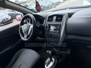 Nissan Versa 1.6 SV 2017 Silver