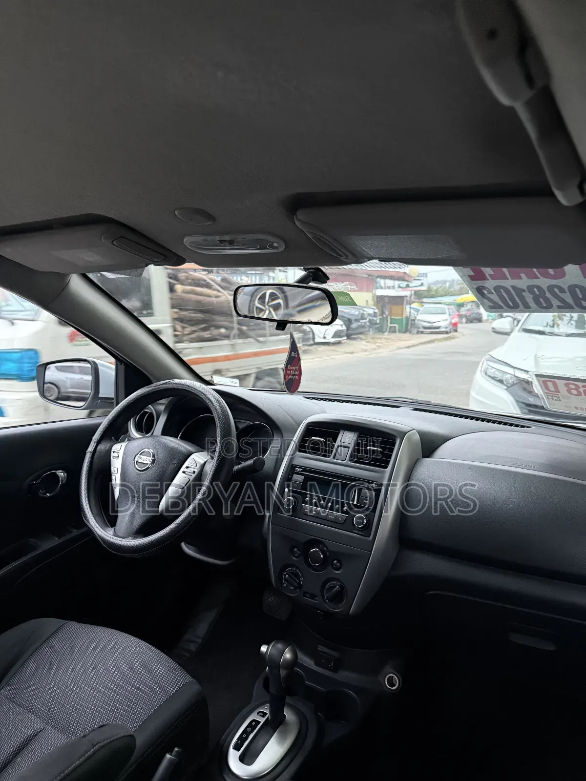 Nissan Versa 1.6 SV 2017 Silver