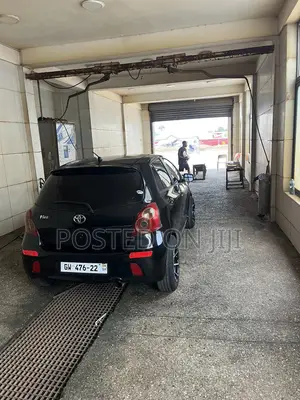 Toyota Vitz 2010 Black