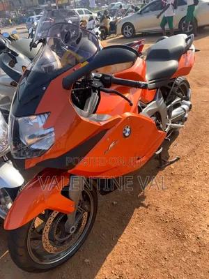 BMW Sport 2022 Orange