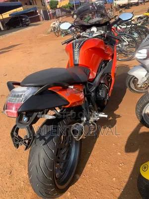 BMW Sport 2022 Orange