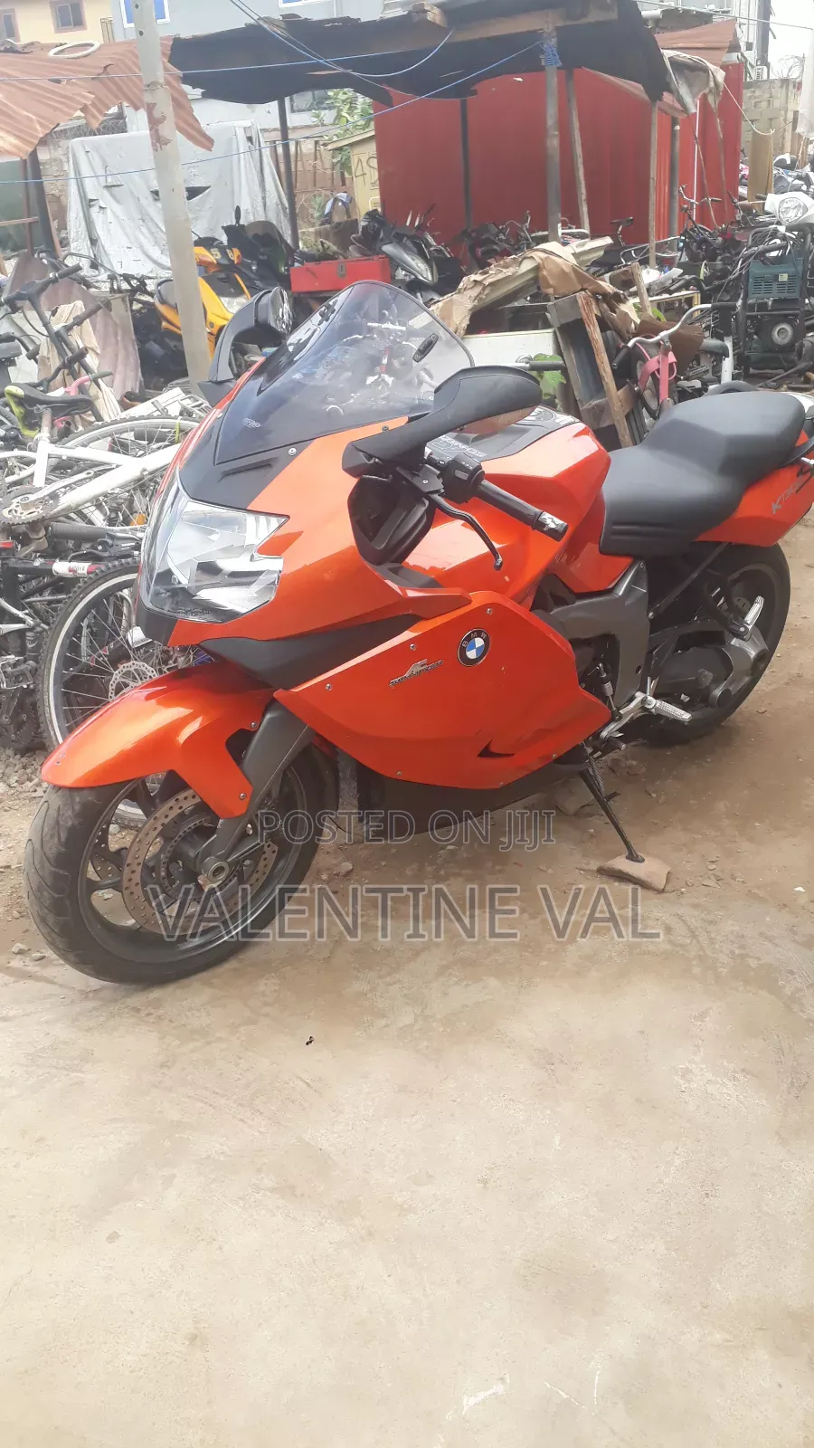 BMW Sport 2022 Orange