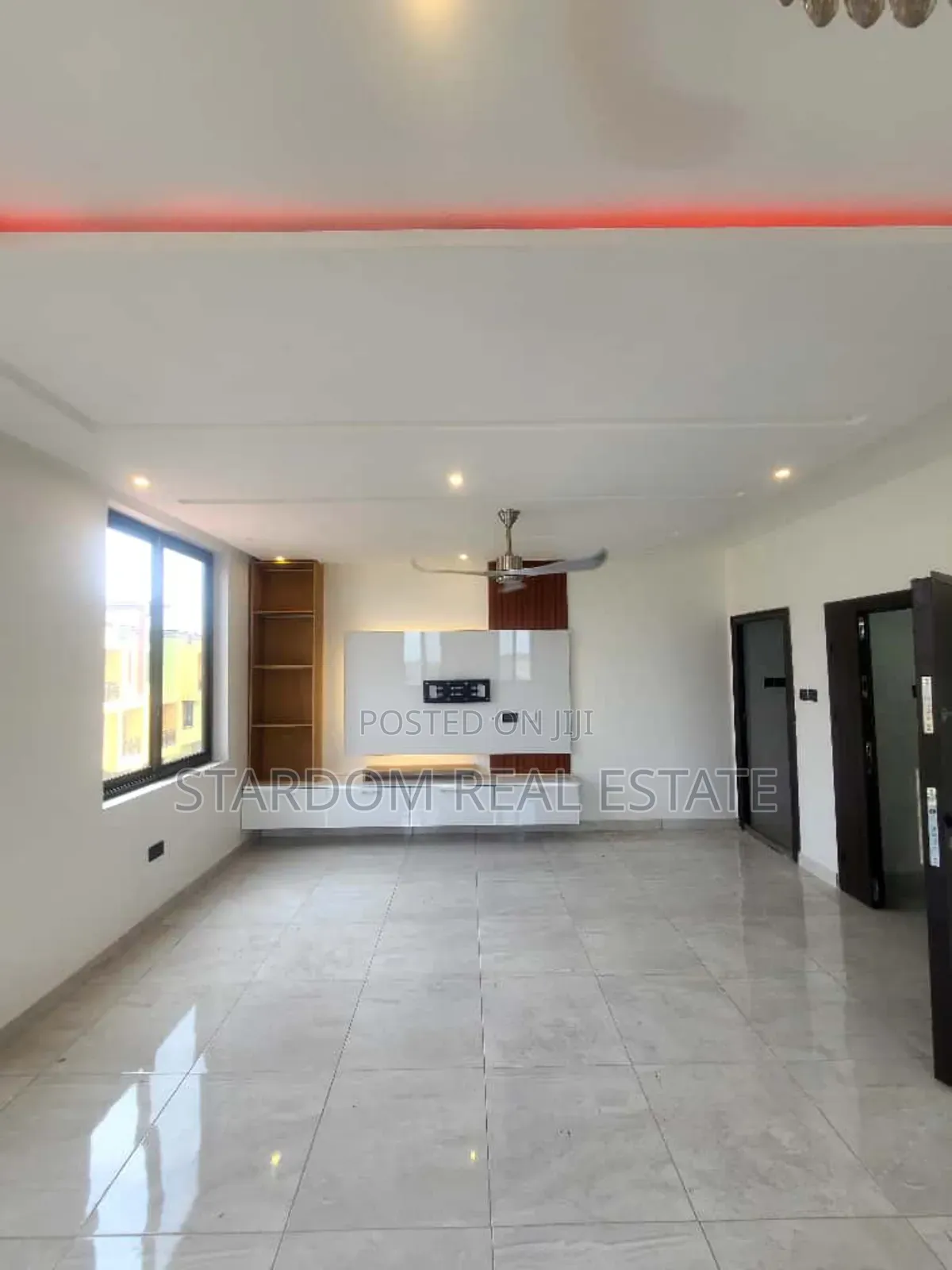 4bdrm Duplex in School Junction, Ashaley Botwe for rent