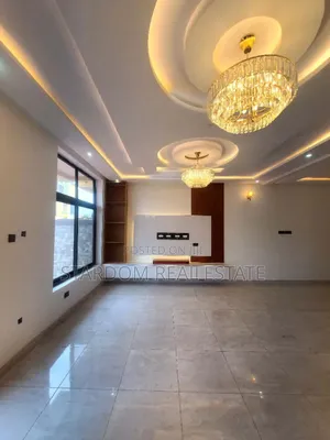 4bdrm Duplex in School Junction, Ashaley Botwe for rent