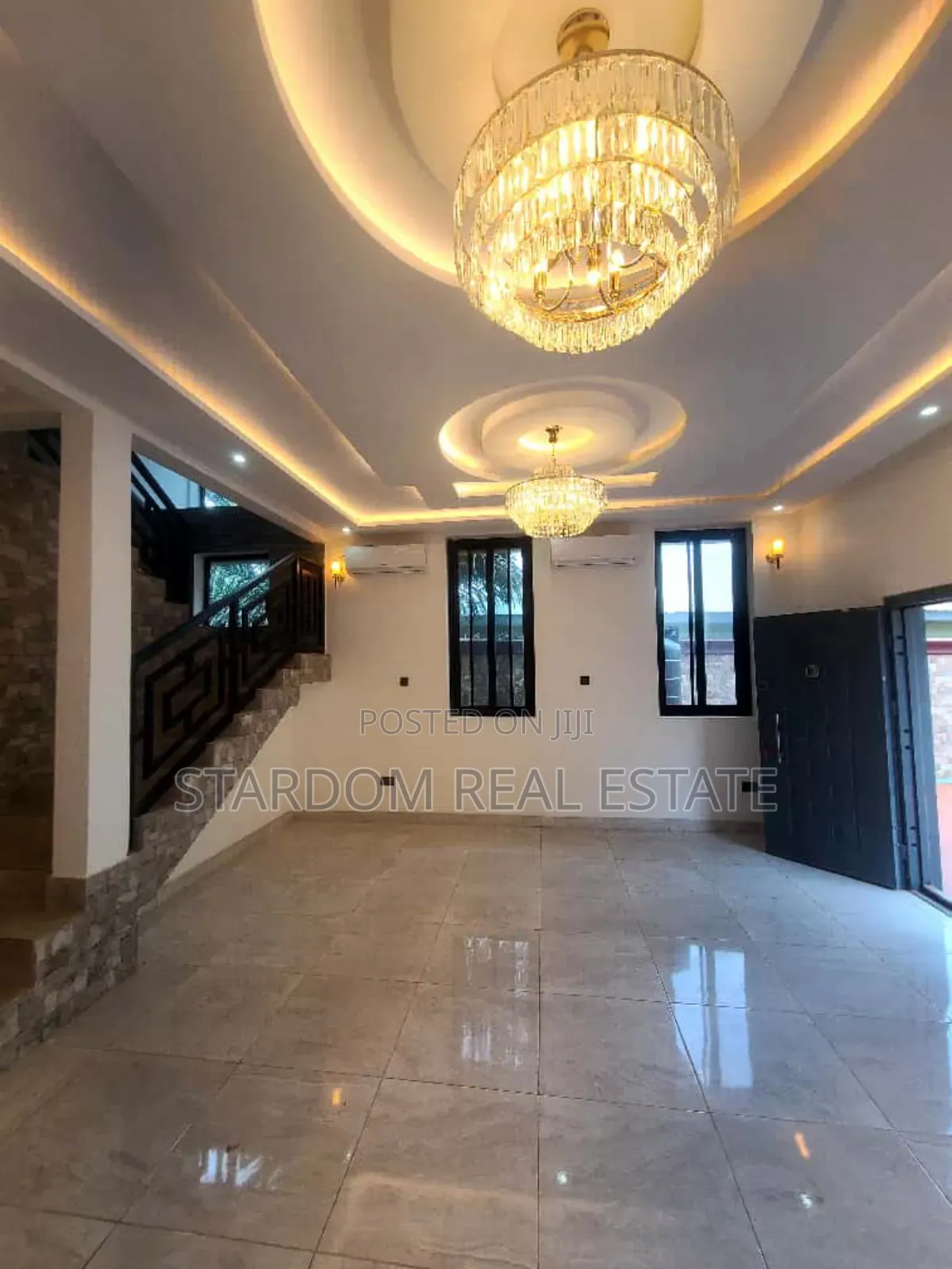 4bdrm Duplex in School Junction, Ashaley Botwe for rent