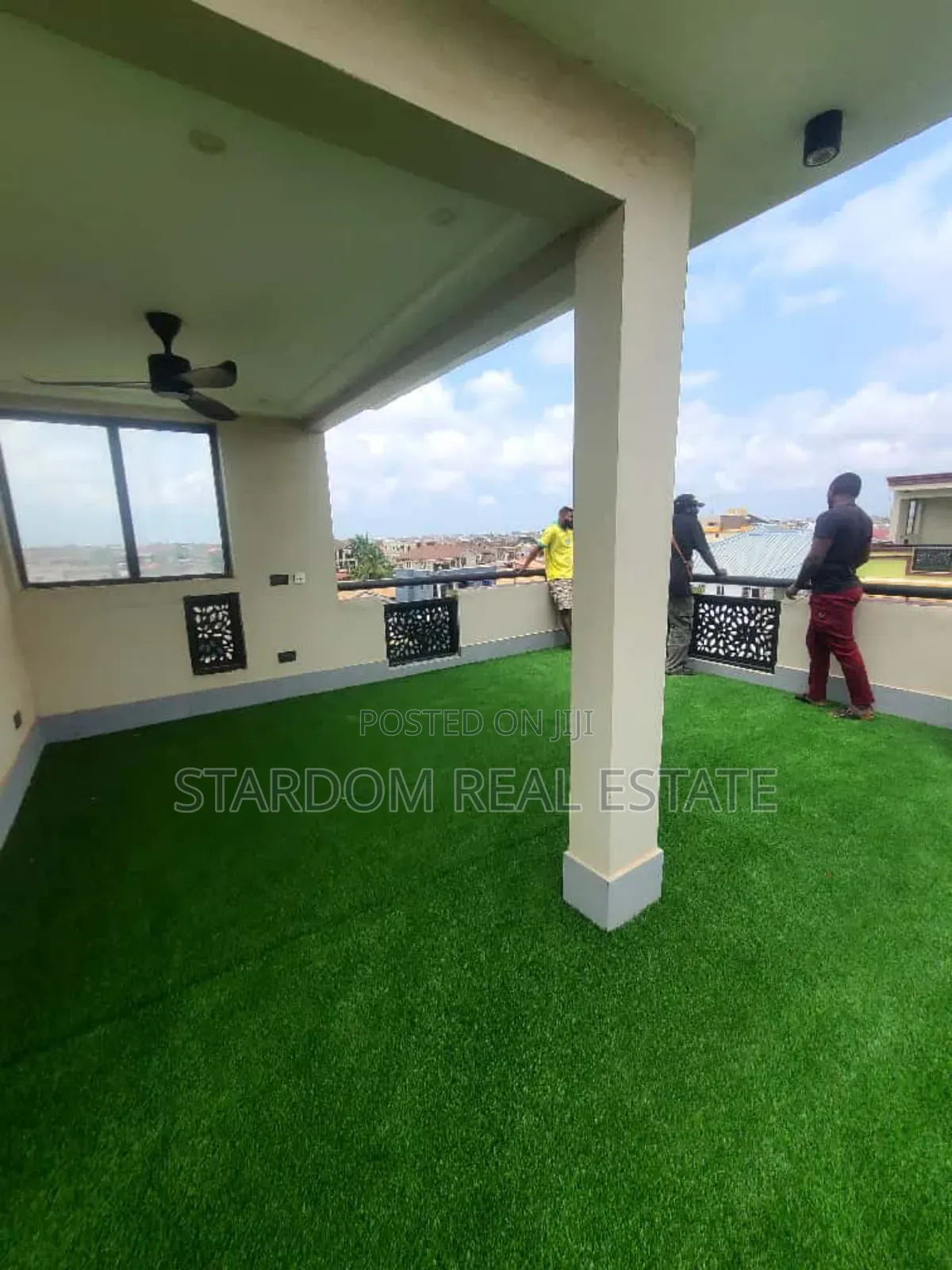 4bdrm Duplex in School Junction, Ashaley Botwe for rent