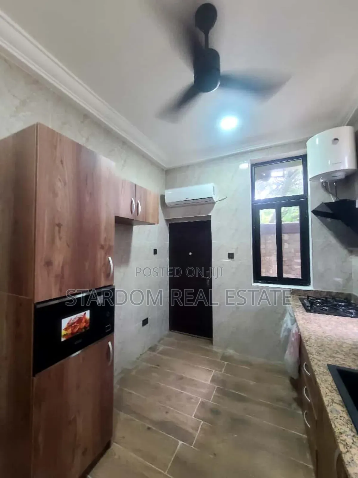 4bdrm Duplex in School Junction, Ashaley Botwe for rent