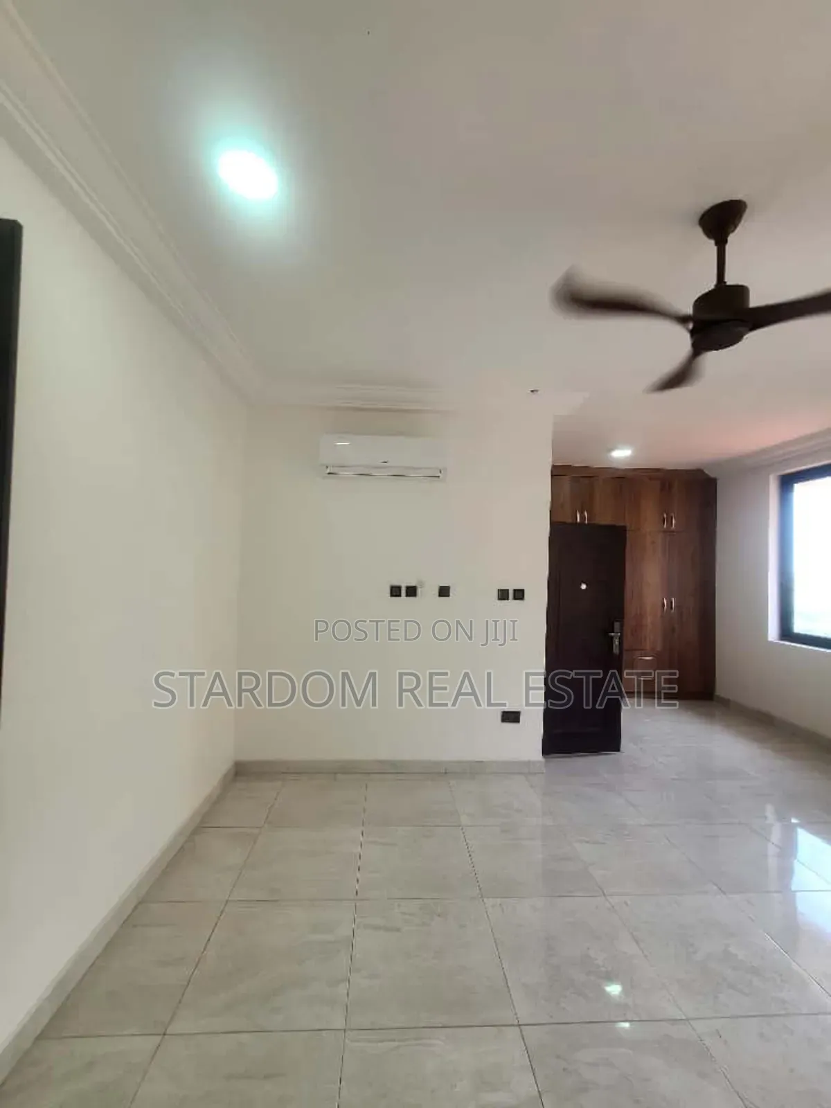 4bdrm Duplex in School Junction, Ashaley Botwe for rent