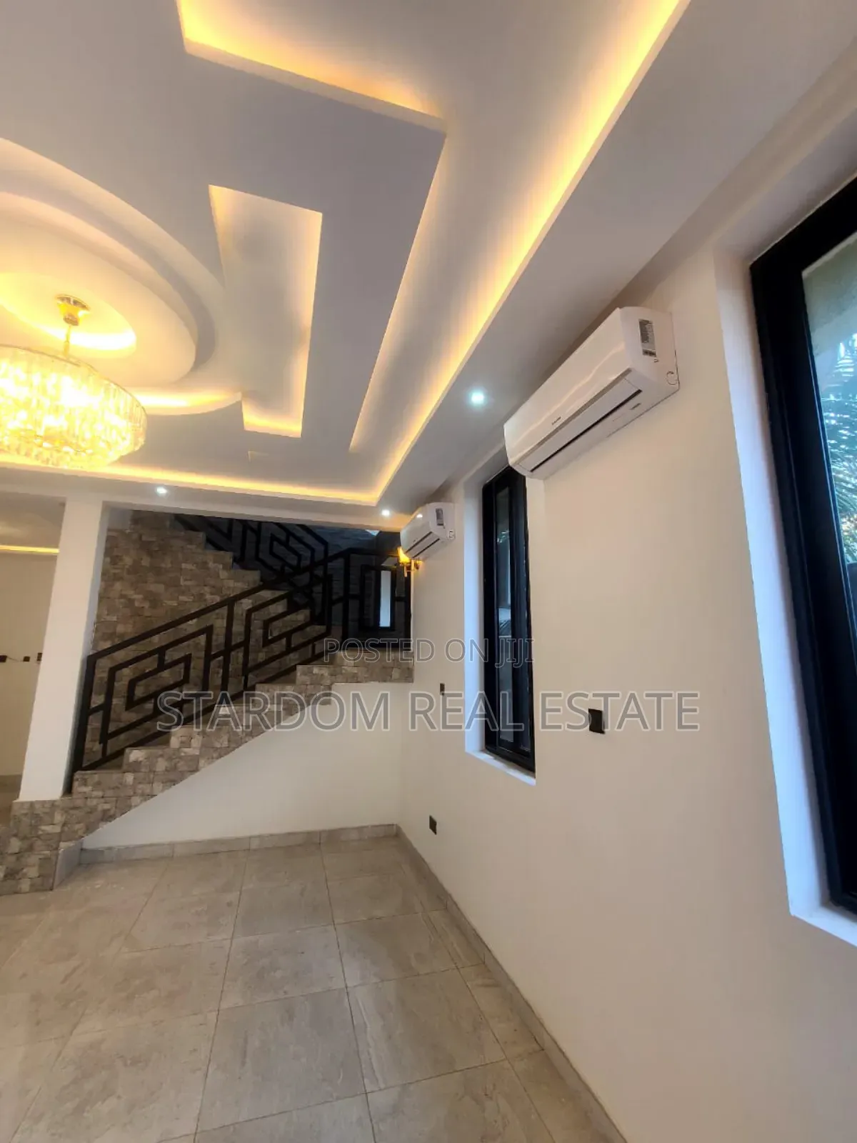 4bdrm Duplex in School Junction, Ashaley Botwe for rent