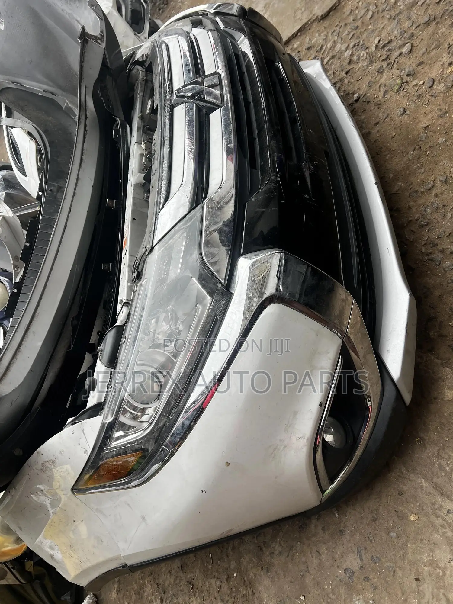 Mitsubishi Outlander 2016-2019 Front Cut