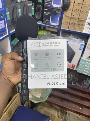 Wireless Microphone With the Handle