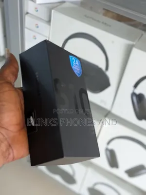 New Samsung Galaxy S10e 128 GB Silver