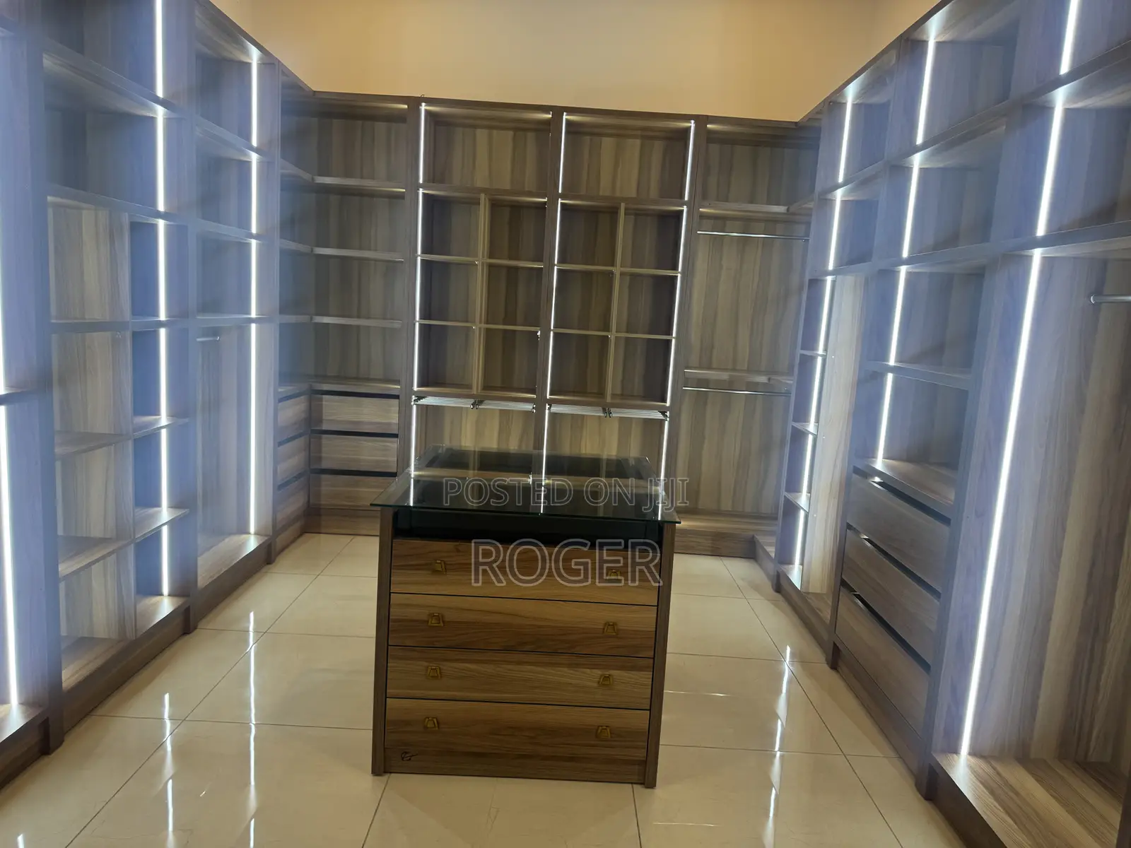 5bdrm Mansion in Spintex for sale
