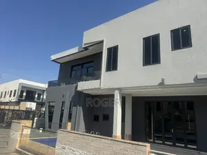 5bdrm Mansion in Spintex for sale