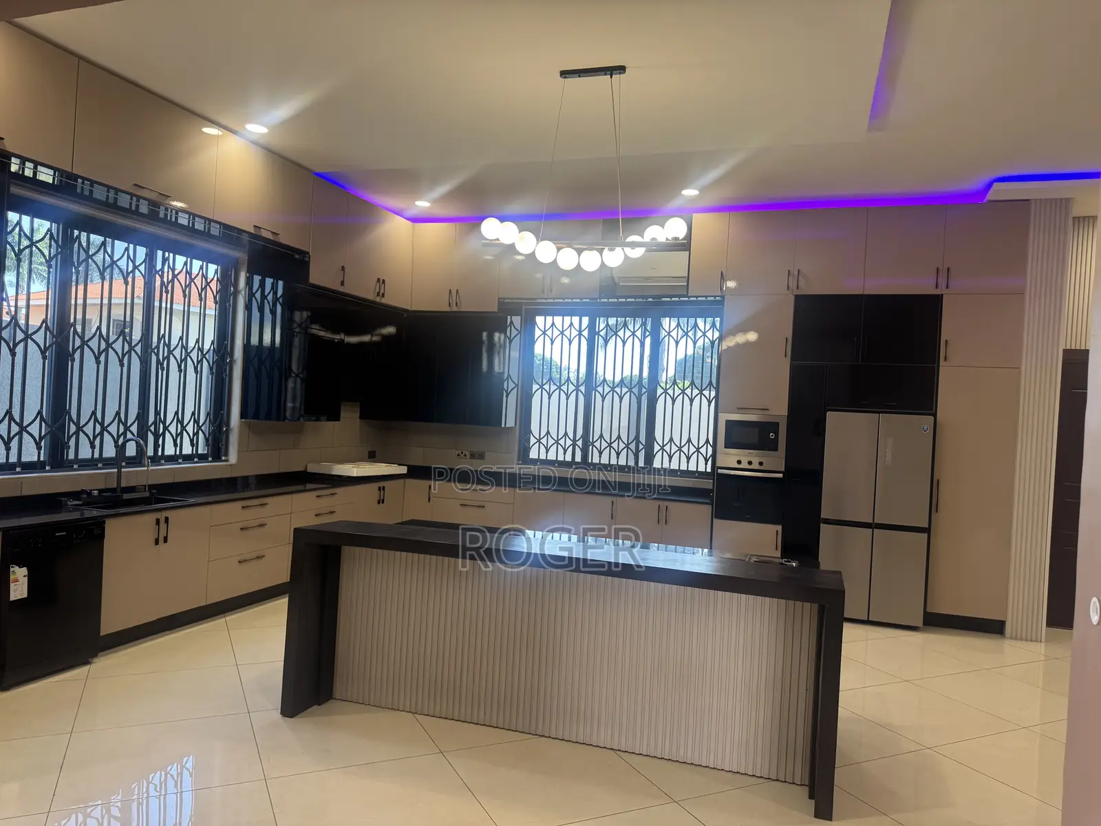 5bdrm Mansion in Spintex for sale