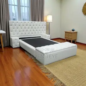 Brand New White King Size Bed With an Ottoman and Drawers