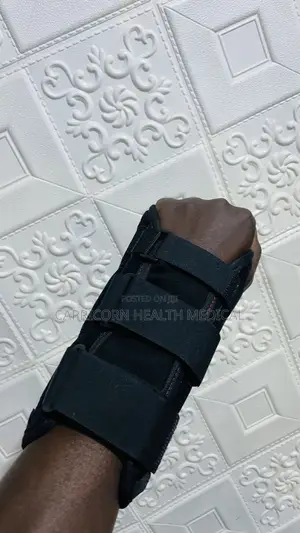 Wrist or Arm Support (3 Metal Splints)