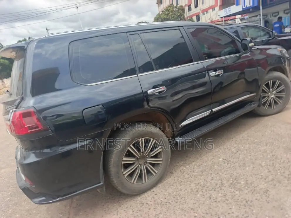 Lexus LX 570 2011 Black