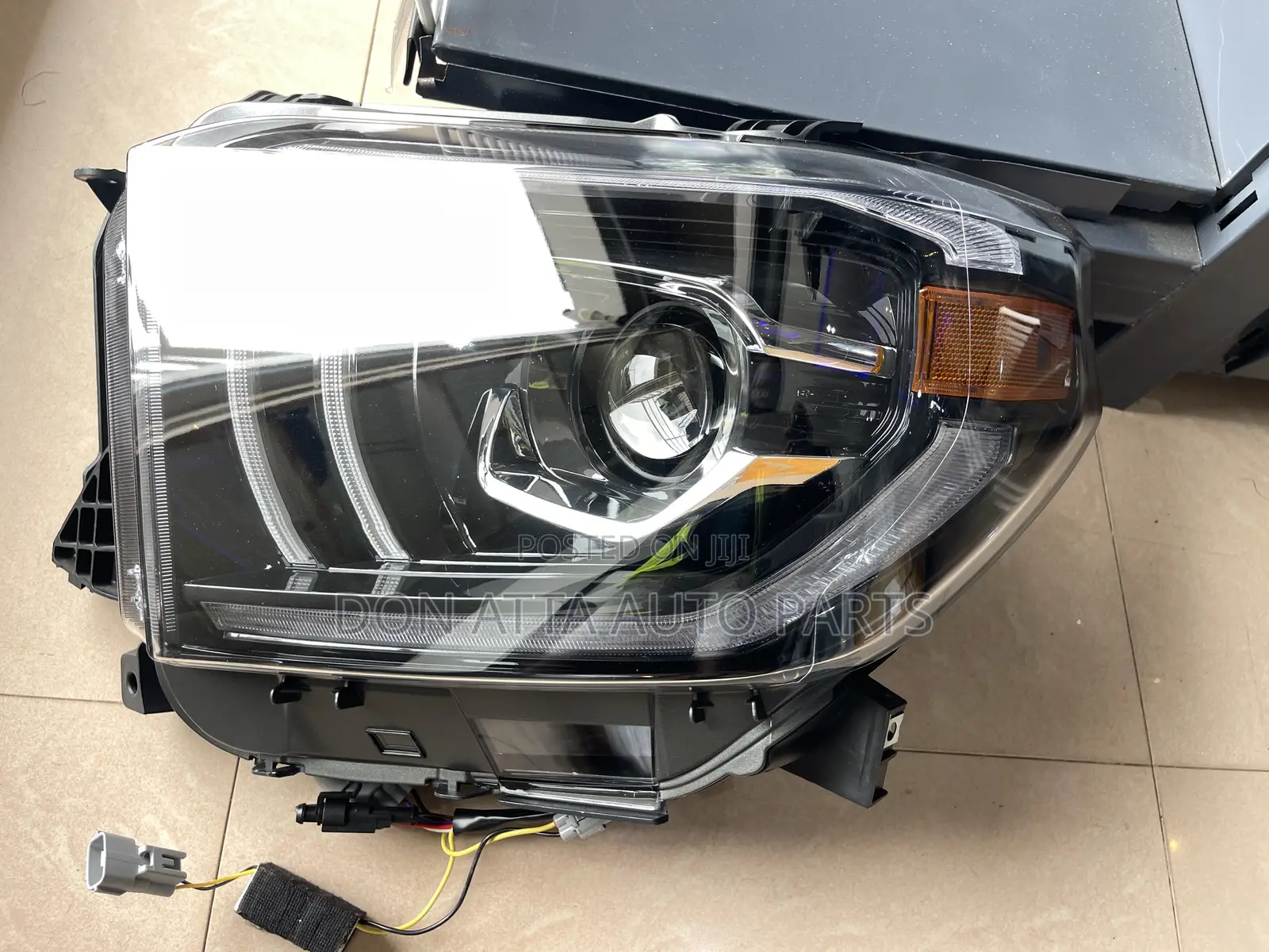 Toyota Tundra 2018 Spec Headlight