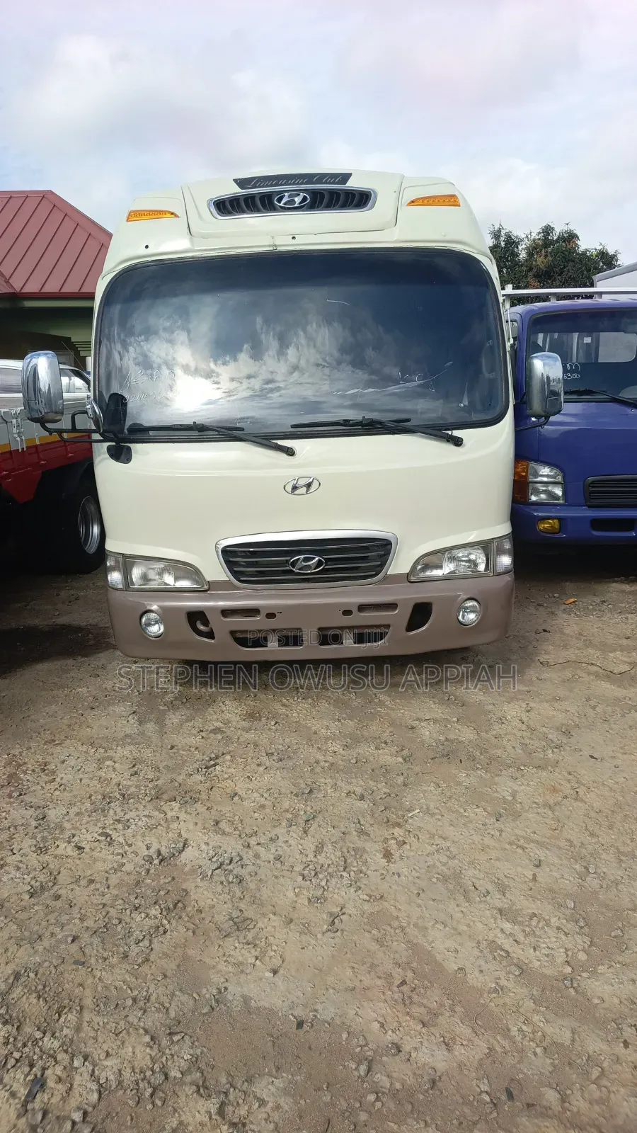 Hyundai Cunty Bus 27 Seat