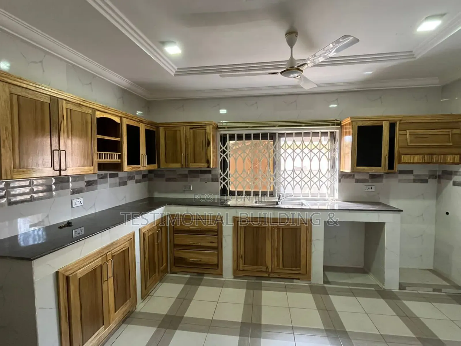 3bdrm Apartment in Testimonial Building, Frafraha for rent