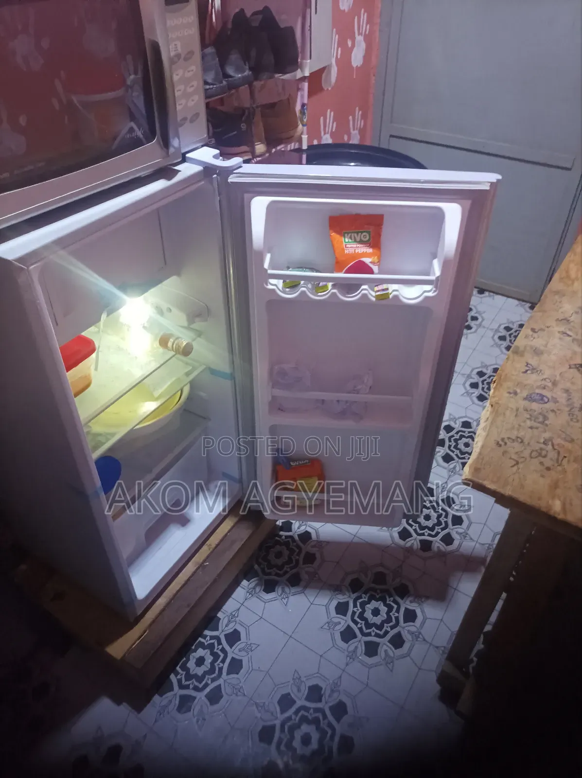 Single Door Table Top Fridge