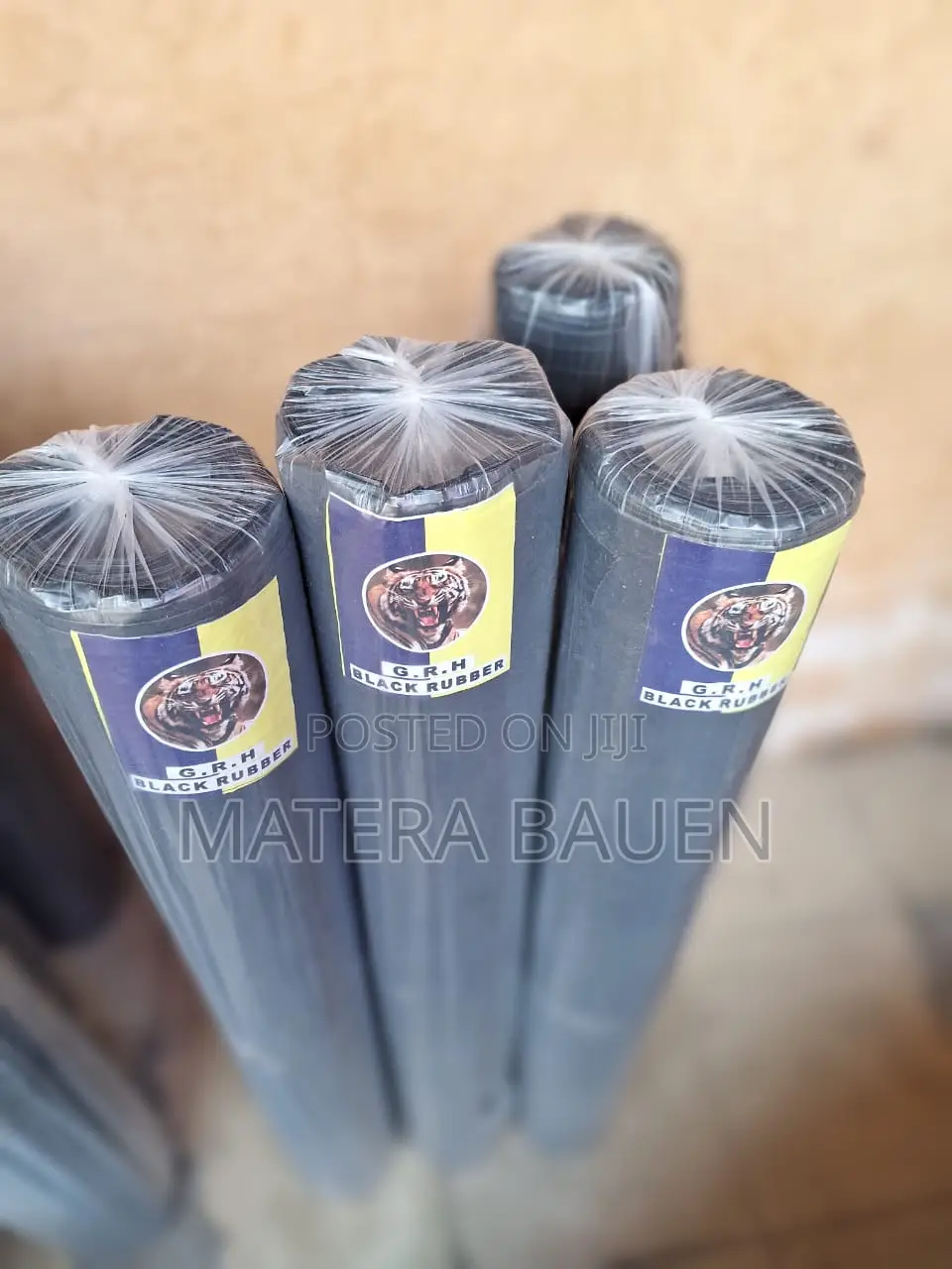 Black Rubber Medium Size, Concrete Rubber