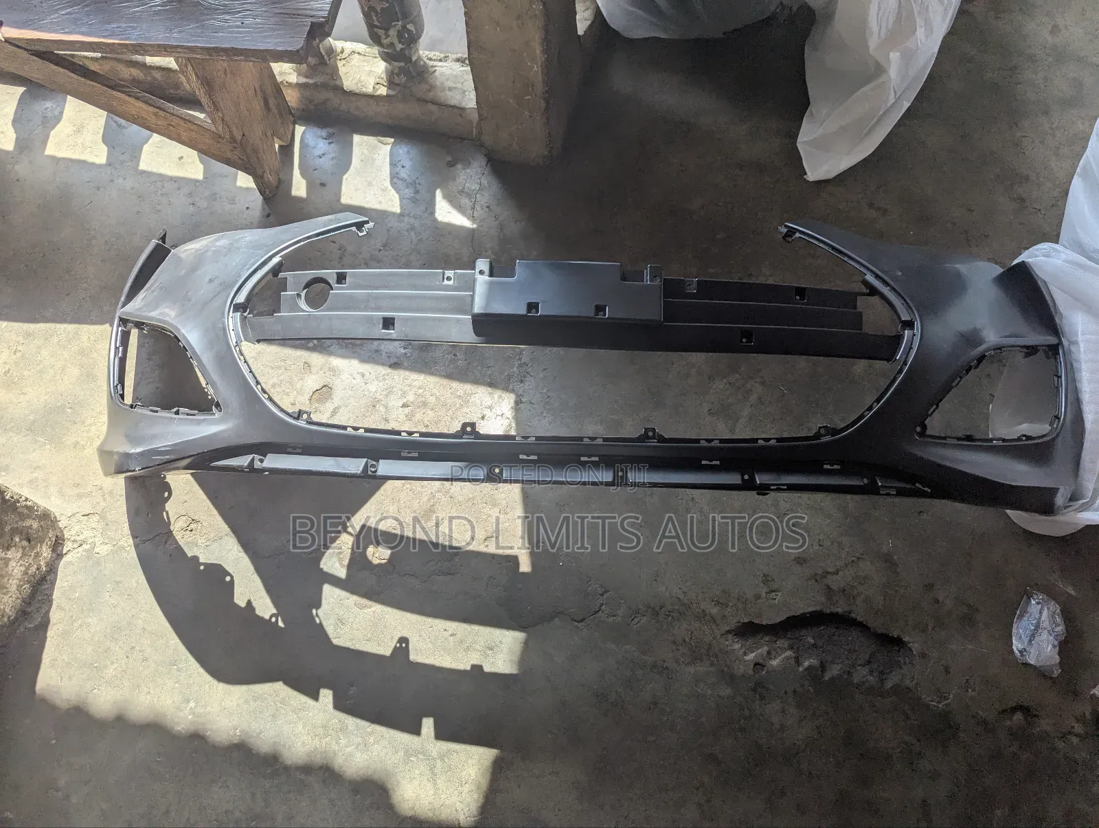Hyundai Veloster Front Bumper 2015,2016,2017 Turbo