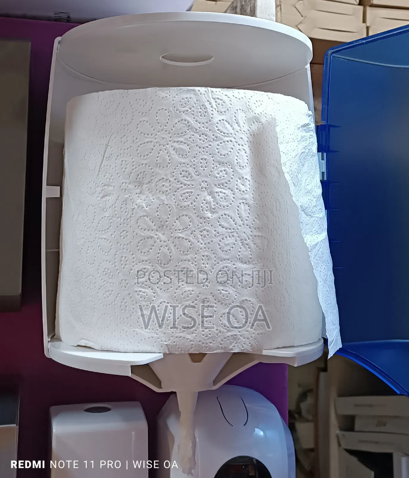 Tissue Holder